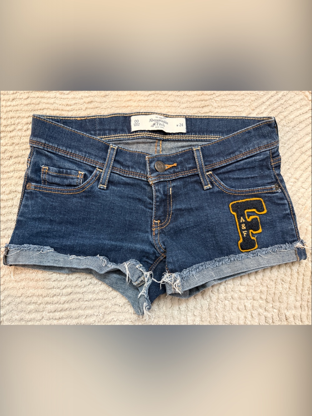 Abercrombie & Fitch A Letterman Parch Shorts - Low Rise Raw Hem Size 00 (W 24)